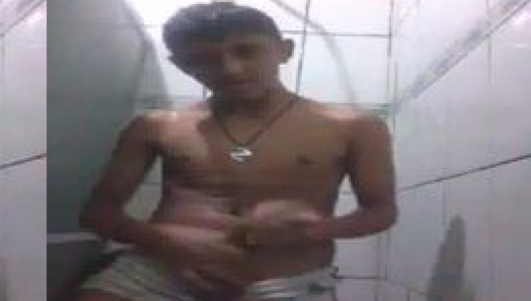 Desi gay porn of wet gay boy bathroom masturbation