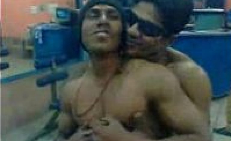 Outdoor full gandu masti MMS of Delhi desi Indian gay boys