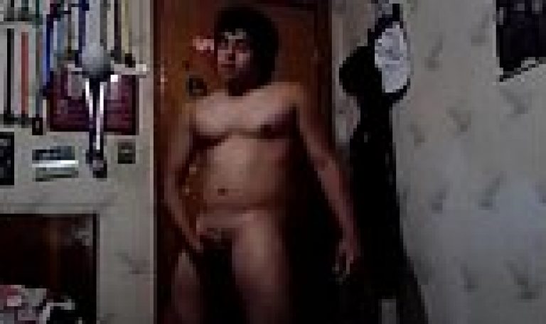Indian gay porn video of Madrasi teen boy masturbating lund