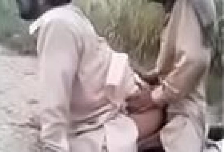 Pathan Indian Muslim desi gay guys fuck outdoor in doggy style.