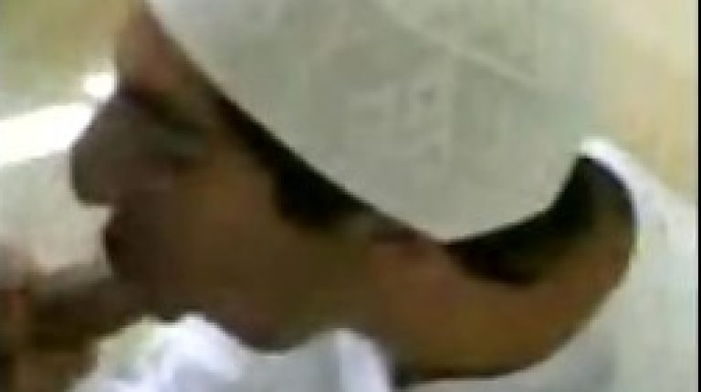Hyderabadi Indian Muslim gay suck & fuck gandu masti in mosque